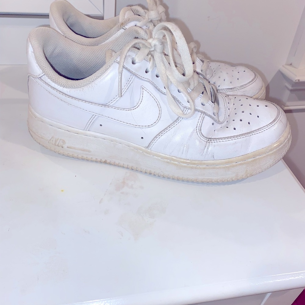 Worn but very well maintained Air Force 1’s